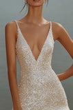 Vestido corto de graduación de lentejuelas con tirantes finos blancos