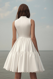 Vestido corto de graduación con volantes halter blancos de una línea