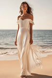 Vestido blanco largo de satén con vaina con hombros descubiertos