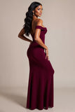 Vestido formal largo sirena burdeos con hombros descubiertos