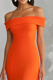 Vestido formal largo sirena naranja con hombros descubiertos