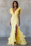 Vestido formal amarillo con volantes de sirena con escote en V y abertura