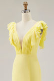Vestido formal amarillo con volantes de sirena con escote en V y abertura