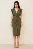Vestido formal midi con cuello en V fruncido verde oliva