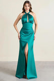Vestido formal de satén sin espalda halter verde con abertura