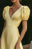 Vestido formal amarillo de satén de línea A con escote en V y mangas abullonadas