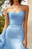 Vestido formal largo con volantes azul cielo con abertura
