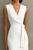 Vestido formal blanco de satén con cuello en V y cinturón