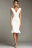 Vestido formal corto ajustado blanco con escote en V