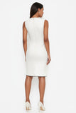 Vestido formal sin mangas de satén blanco de una línea