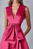 Vestido de invitada de boda de satén fucsia con escote en V de una línea
