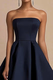Vestido formal midi de satén sin tirantes azul marino