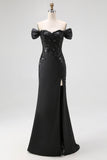Vestido de gala sirena de satén con hombros descubiertos negro y abertura