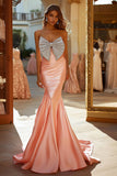 Vestido de fiesta de satén con lentejuelas de sirena rosa sin tirantes con lazo grande