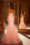 Vestido de fiesta de satén con lentejuelas de sirena rosa sin tirantes con lazo grande