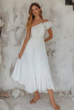 Vestido blanco boho plisado de un hombro
