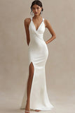 Vestido de novia sirena con cuello en V de satén blanco simple con abertura