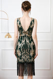 Vestido negro brillante con flecos con cuello de barco dorado con flecos de la década de 1920