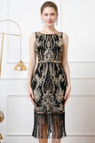 Vestido negro brillante con flecos con cuello de barco dorado con flecos de la década de 1920