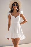 Vestido de graduación blanco plisado de una línea con volantes