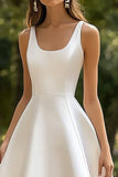 Vestido de graduación midi de satén blanco con cuello redondo de una línea