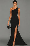 Vestido formal negro sirena de un solo hombro con abertura