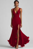 Vestido formal de sirena con volantes y escote en V negro con abertura