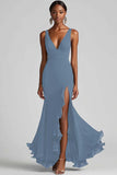 Vestido formal de sirena con volantes y escote en V negro con abertura