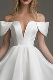 Vestido corto de graduación blanco A Line con hombros descubiertos