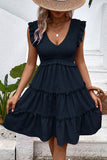 Vestido corto de verano negro con escote en V negro