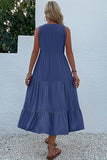Vestido de verano negro con escote en V y botones