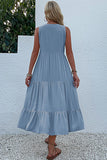 Vestido de verano negro con escote en V y botones