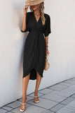 Vestido de verano negro con escote en V y medias mangas