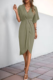 Vestido de verano negro con escote en V y medias mangas