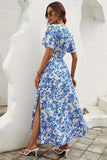 Vestido de verano azul con estampado de línea A con abertura