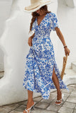 Vestido de verano azul con estampado de línea A con abertura