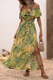 Vestido de verano con estampado verde naranja con abertura y hombros descubiertos