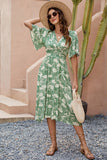 Vestido de verano con escote en V estampado verde