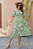 Vestido de verano con escote en V estampado verde