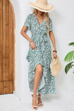 Vestido de verano de una línea con estampado verde y fajín
