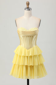 Corsé sin tirantes amarillo Un vestido de regreso a casa escalonado de línea