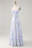 Vestido largo de invitada a la boda con estampado de flores azules y estampado en línea A