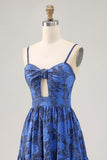 Vestido de invitada de boda con tirantes de espagueti azul de línea A floral