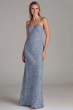 Vestido largo de dama de honor azul empolvado con vaina sin tirantes