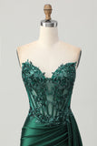 Corsé sin tirantes verde oscuro brillante lentejuelas Vestido de regreso a casa ajustado con serpentina