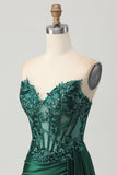 Corsé sin tirantes verde oscuro brillante lentejuelas Vestido de regreso a casa ajustado con serpentina