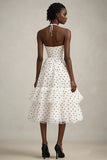 Vestido halter de línea A con volantes blanco negro de lunares