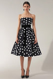 Vestido palabra de honor negro blanco una línea de lunares