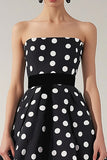 Vestido palabra de honor negro blanco una línea de lunares