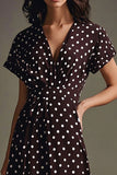 Vestido de lunares blancos café de gasa con mangas cortas